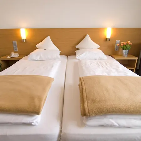 מלון Braeuwirt 3*